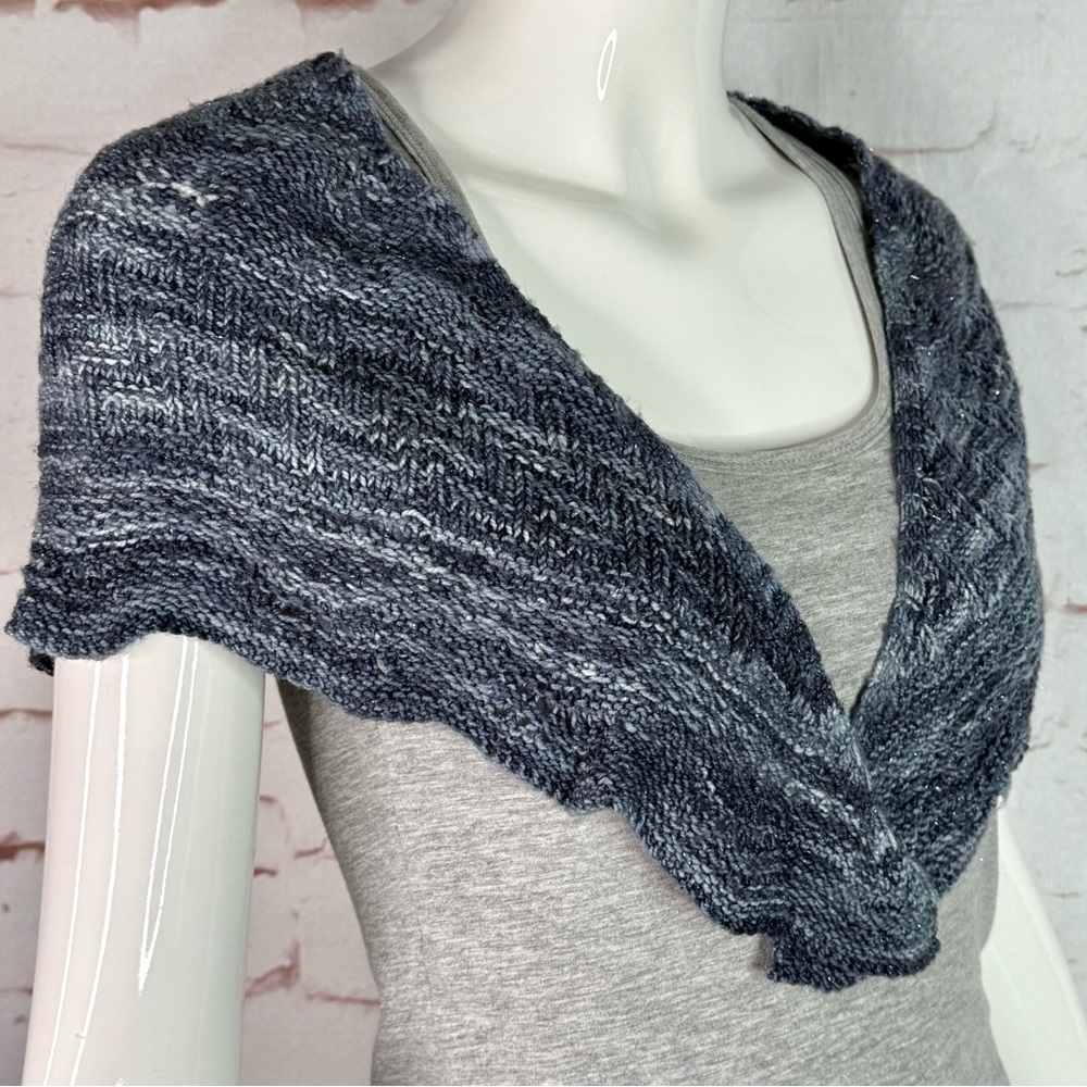 Hand Knit Ombré Slate Blue Eyelet Scallop Triangle Shoulder Shawl Wrap One Size - Picture 14 of 14